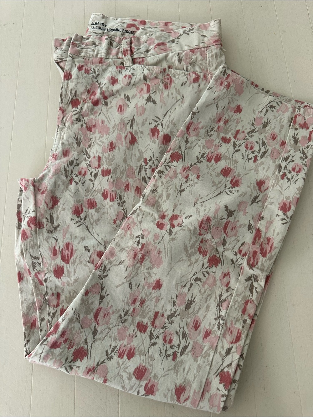 GAP Khakis Slim City Floral  Pants in Cream, Pink & Brown